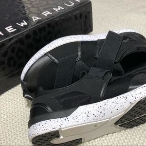 Jessica Simpson walking shoes